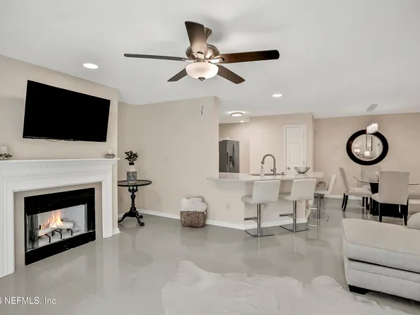13715 Richmond Park Dr N Unit 1103, Jacksonville, FL 32224
