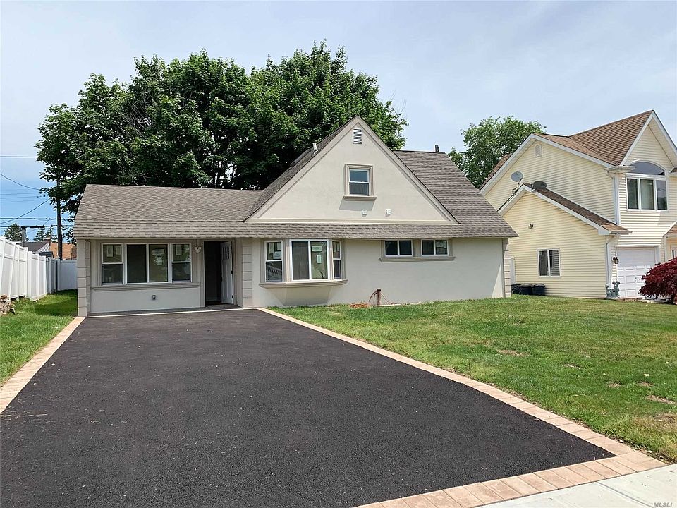 1st image of 47 Bayberry Ln