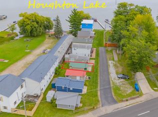 6482 W Houghton Lake Dr, Houghton Lake, MI 48629