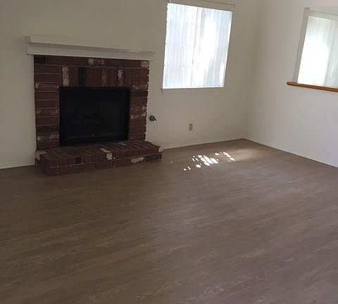 4th image of 340 E 20th St