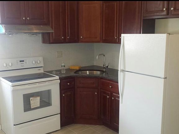 4th image of 636 Federal St #C