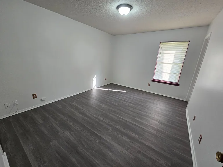 6133 Jennifer Ln — Photo 11