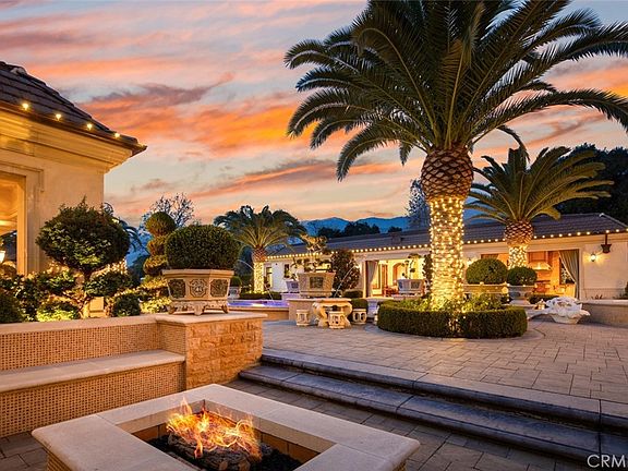 4th image of 61 Palm Hill Ln