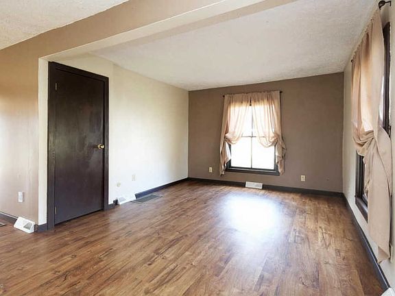 5th image of 650 Lee Ave