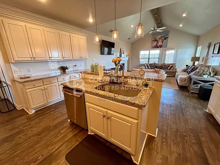 10317 Vernon Dr — Photo 7