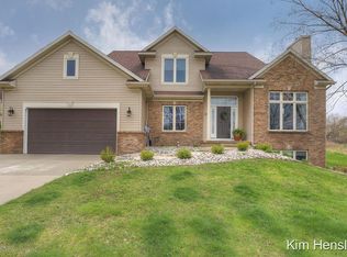 67 Chelsea Ct NE, Rockford, MI 49341