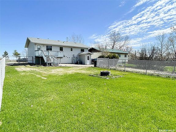 2nd image of 509 3rd St E