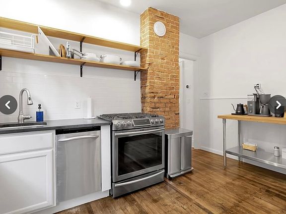 5th image of 115 College St #2