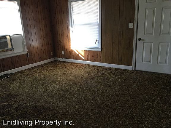 3rd image of 609 W Illinois Ave
