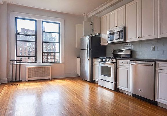 4th image of 949 W End Ave APT 10E