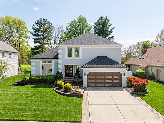 3rd image of 2097 Thistlewood Dr