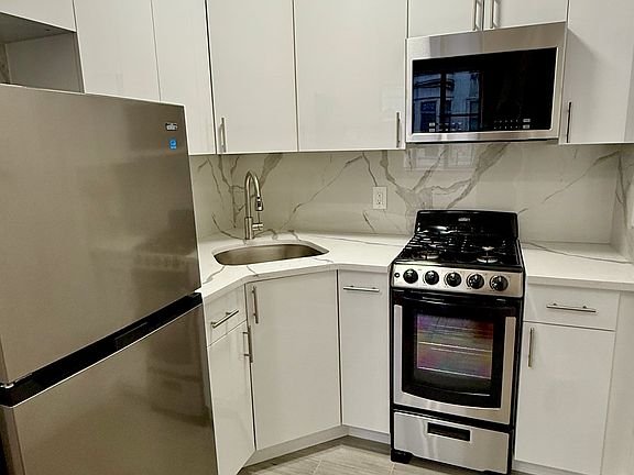 3rd image of 325 W 87th St APT 2A