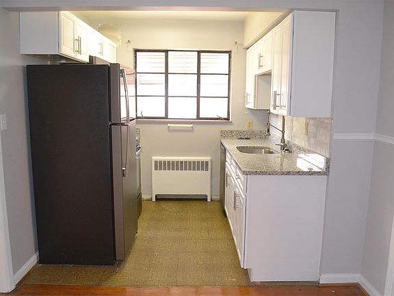 4th image of 3522 Pembroke Ave APT 3