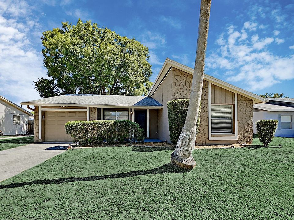 1st image of 10107 Enchanted Oaks Ct