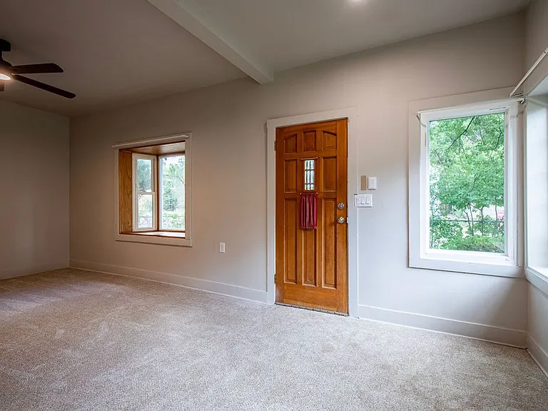 2526 Main St — Photo 5