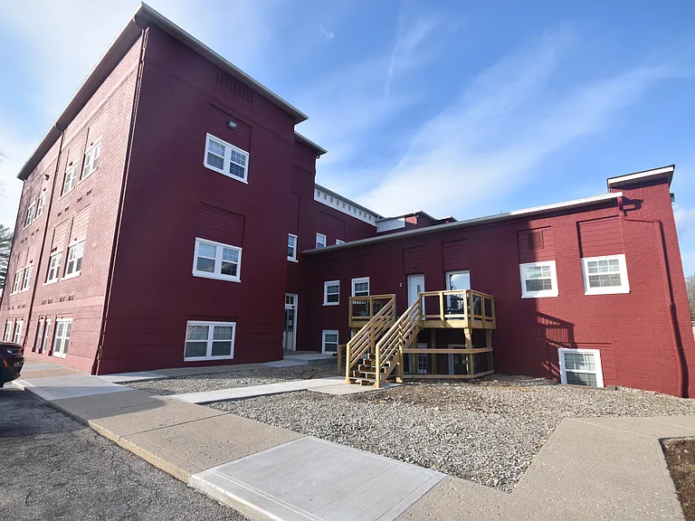 Waveland Place Apartments — Photo 42