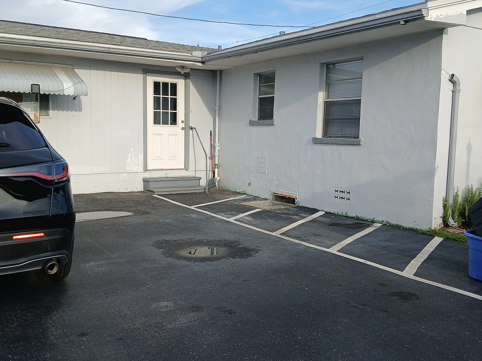 2 bed, 900 sqft, $1,800 — Photo 2