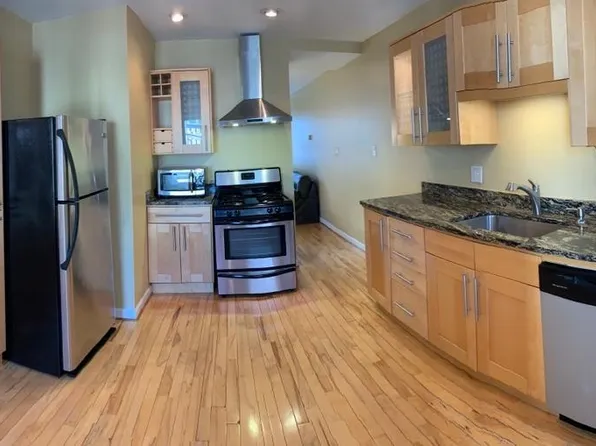 15 Messenger St, Providence, RI 02903