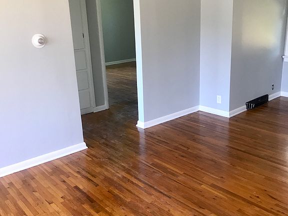3rd image of 819 N Walnut St