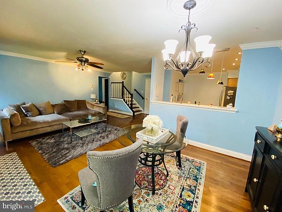 4th image of 3948 Woodhue Pl