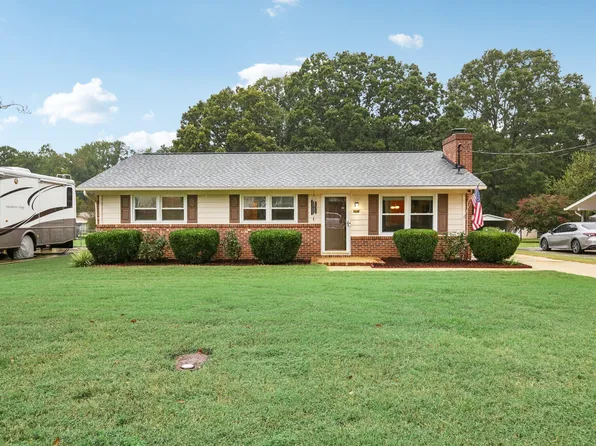 1310 Pineview Dr, Garner, NC 27529