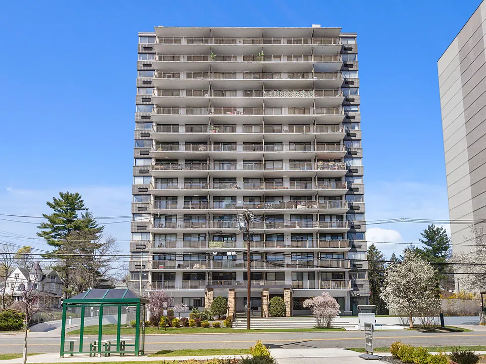 235 Prospect Ave #2B