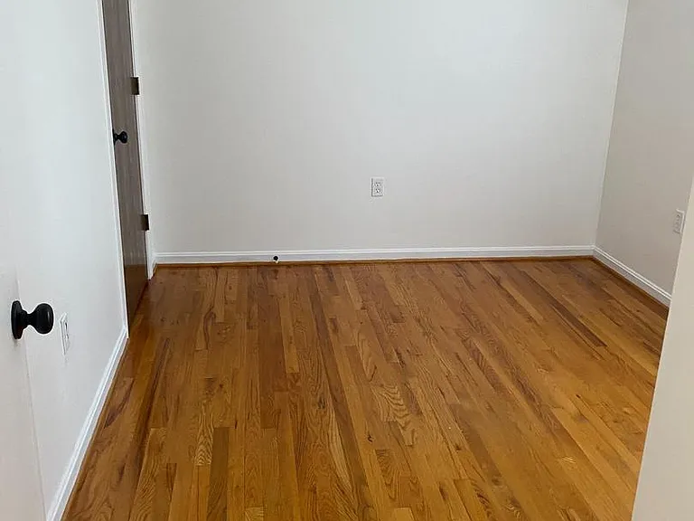 1005 Locust St — Photo 8