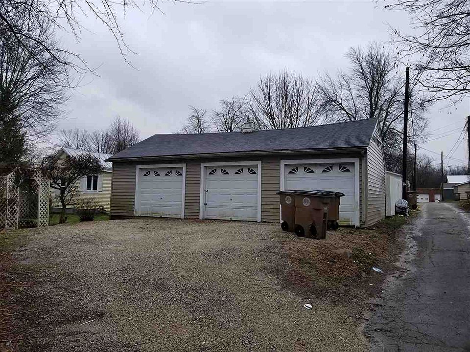 2nd image of 604 S Main St
