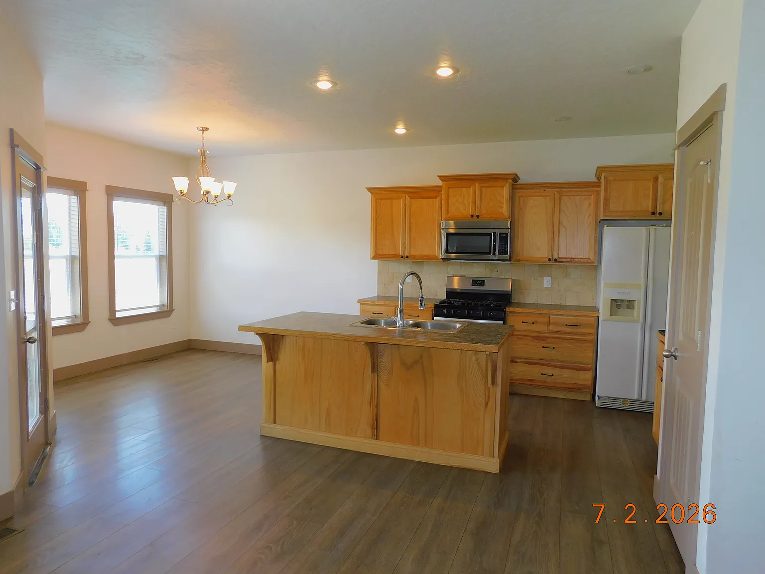 3 bed, 1494 sqft, $2,250 — Photo 3