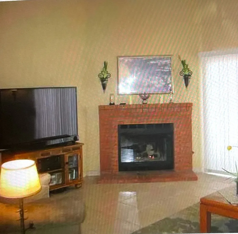 2 bed, 1112 sqft, $3,100 — Photo 3