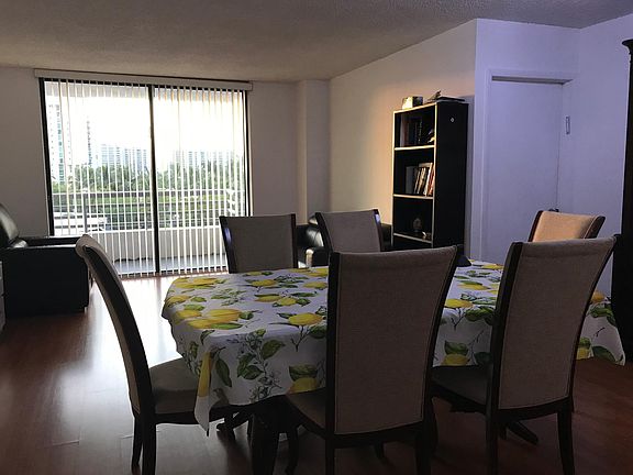 3rd image of 3300 NE 191st St APT 618