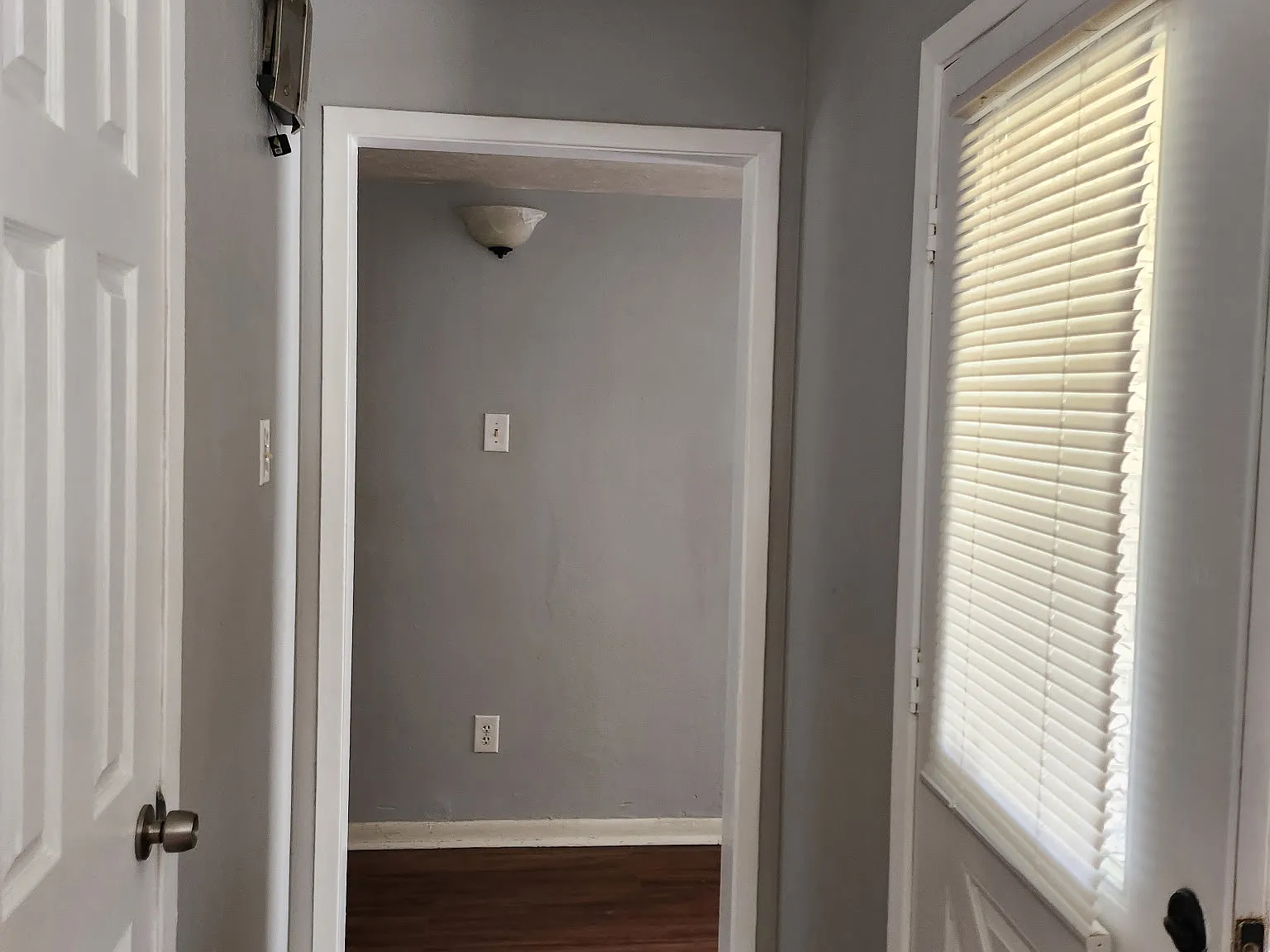 2911 Arizona Ave — Photo 2