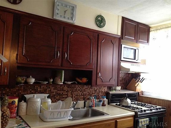3rd image of 4315 Wickham Ave