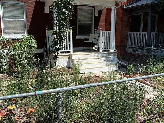 3rd image of 378 S Pennsylvania St