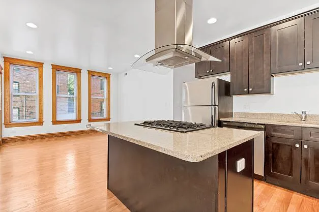 6 bed, $5,995 — Photo 4