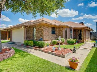 2032 Lorient Dr, Carrollton, TX 75007