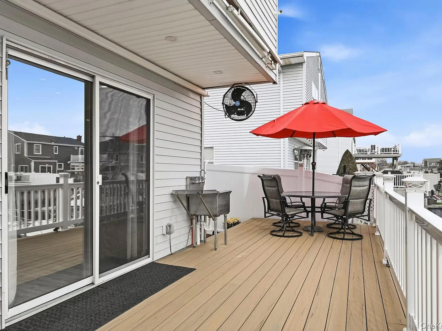 3 bed, 2.0 bath, 2272 sqft, $4,500 — Photo 3