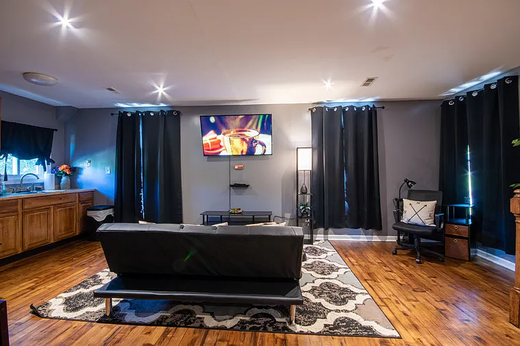 1 bed, 750 sqft, $2,500 — Photo 2