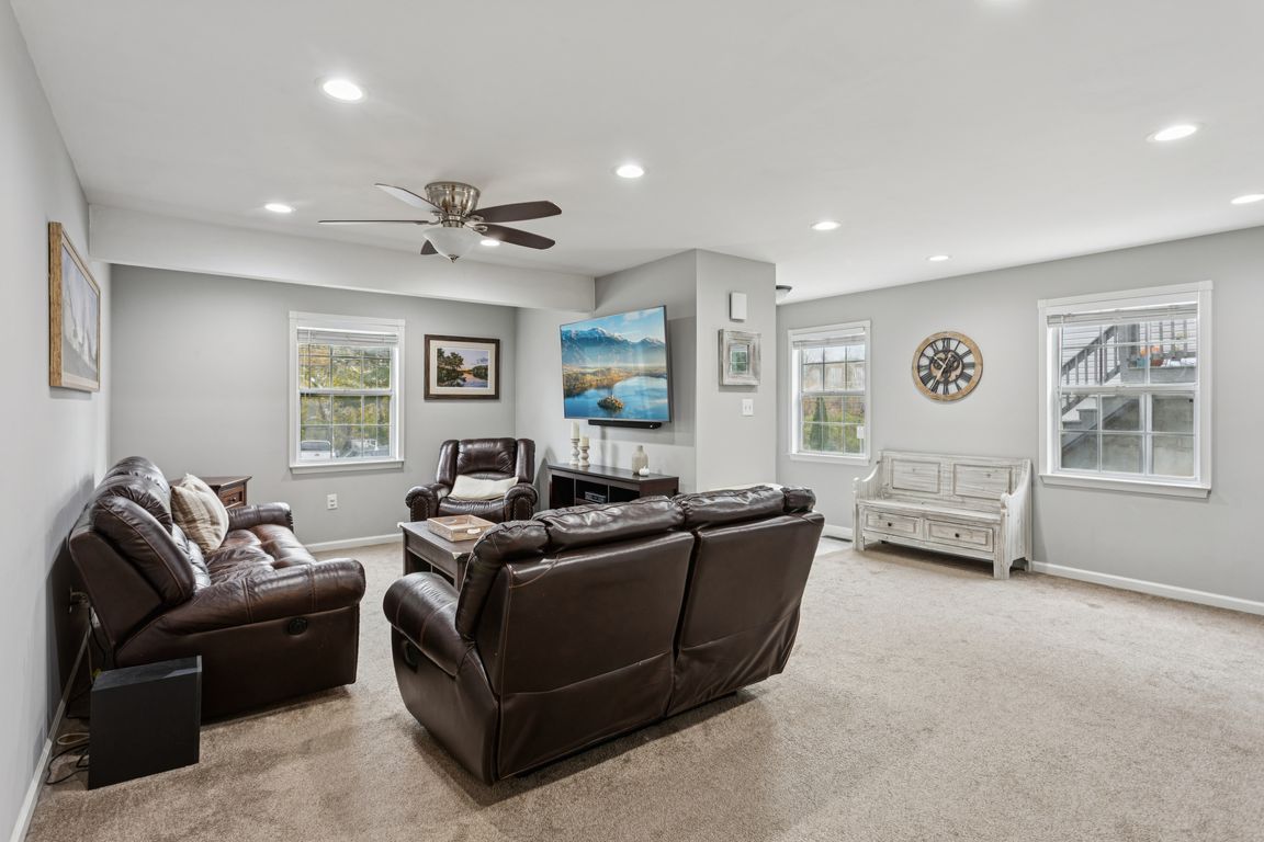 next background image