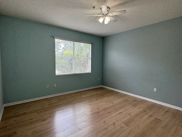 guest bedroom upstairs