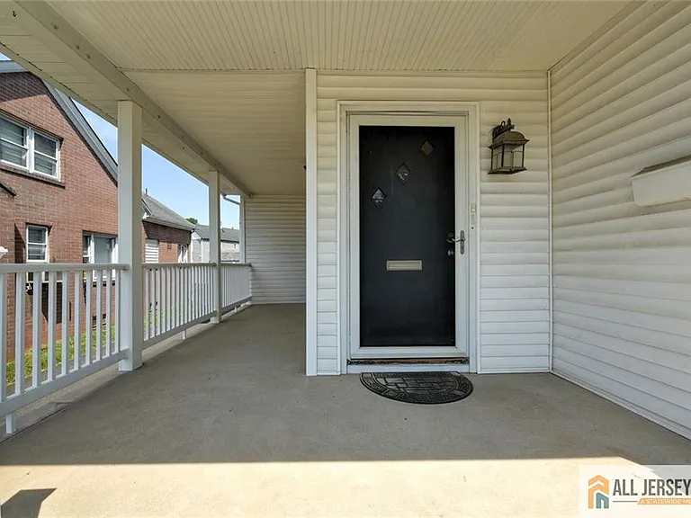 37 E Somerset St #2 — Photo 2