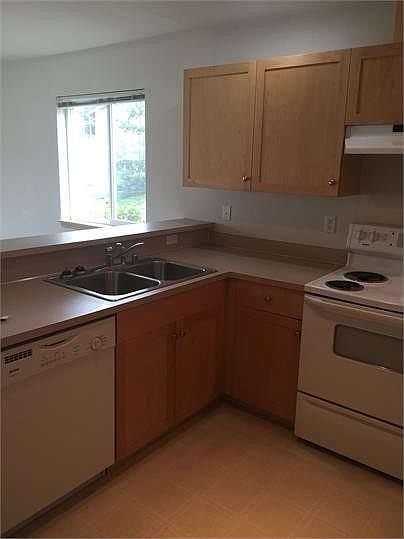 1st image of 1225 N Oak Harbor St APT L3