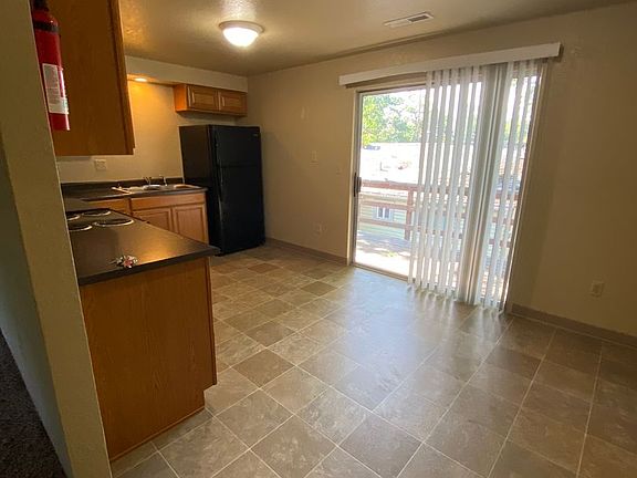2nd image of 202-206 Cottage St #204