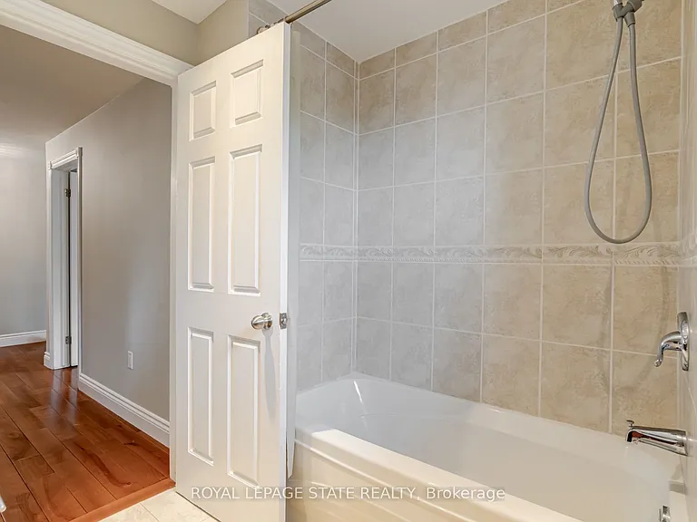 931 Southcote Rd — Photo 41