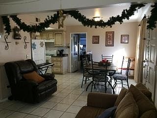 2nd image of 318-20 Avenida De La Plz