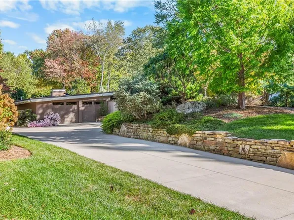 1241 Yorkshire Rd, Winston Salem, NC 27106