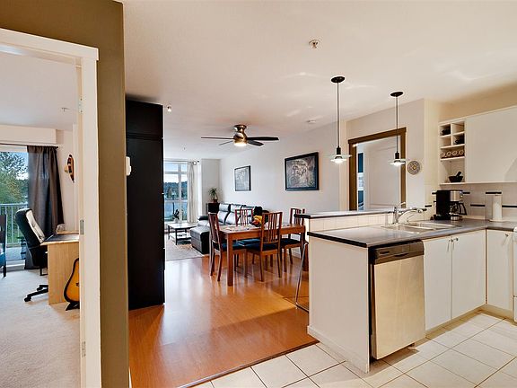 2nd image of 3136 Saint Johns St #309