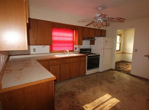 5th image of 7311 NW 21st St