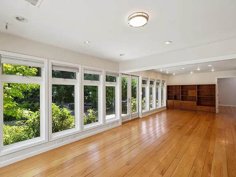 970 Palo Alto Ave — Photo 36