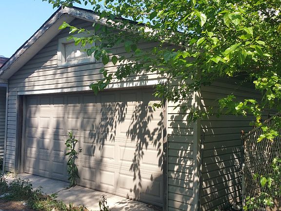 4th image of 8208 S South Shore Dr
